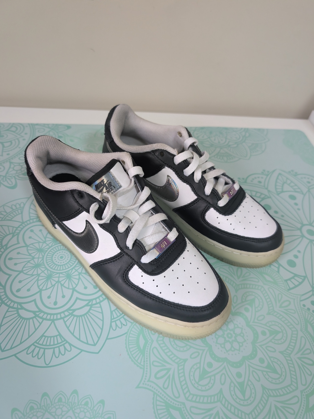Nike Men's Low-Top Sneakers in Black and White The Year Of The Dragon Size 6Y